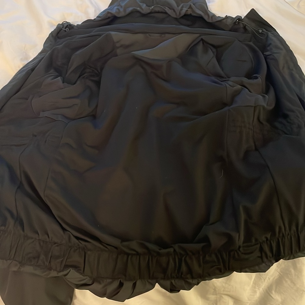 Lululemon rain jacket - Picture 4 of 4